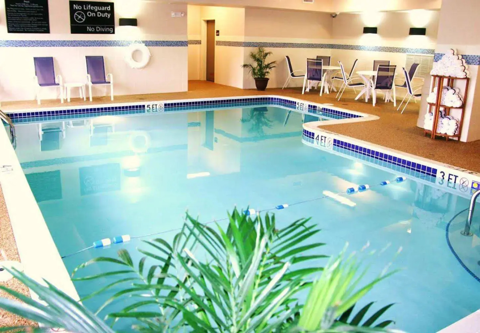 Hampton Inn & Suites Canton