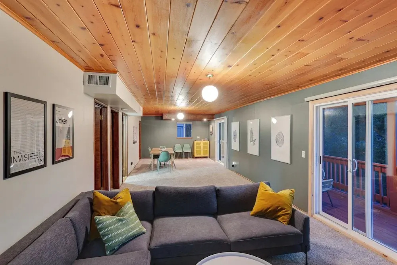 Crestline Cabin: Mountain Views & Fire Pit!