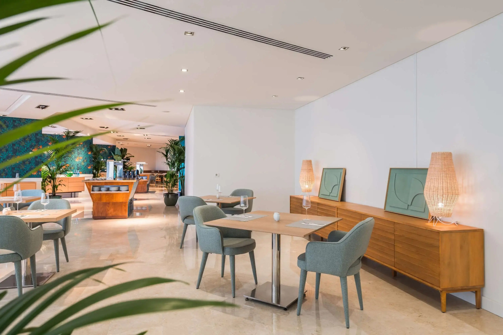 Sesimbra Oceanfront Hotel