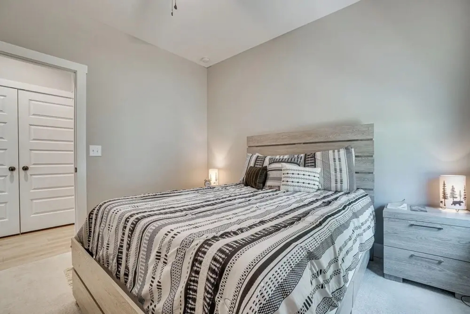 Hot Tub & EV Charger: Helen Getaway w/ Views!