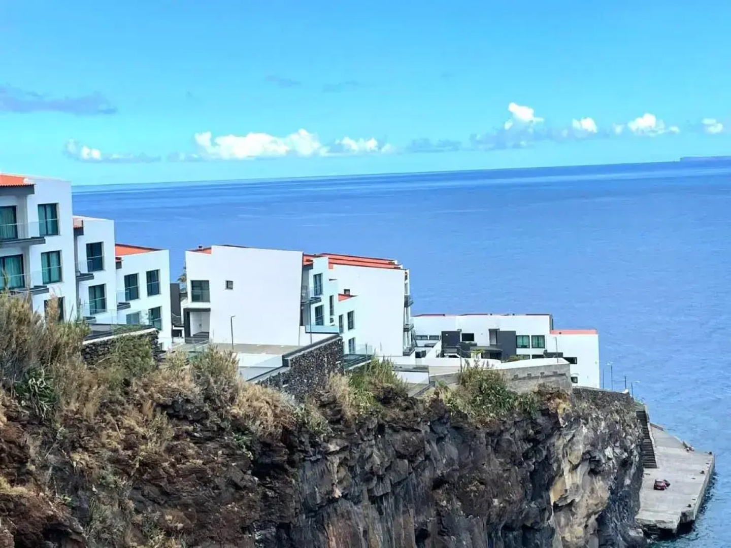 Ocean Cliff Apartment