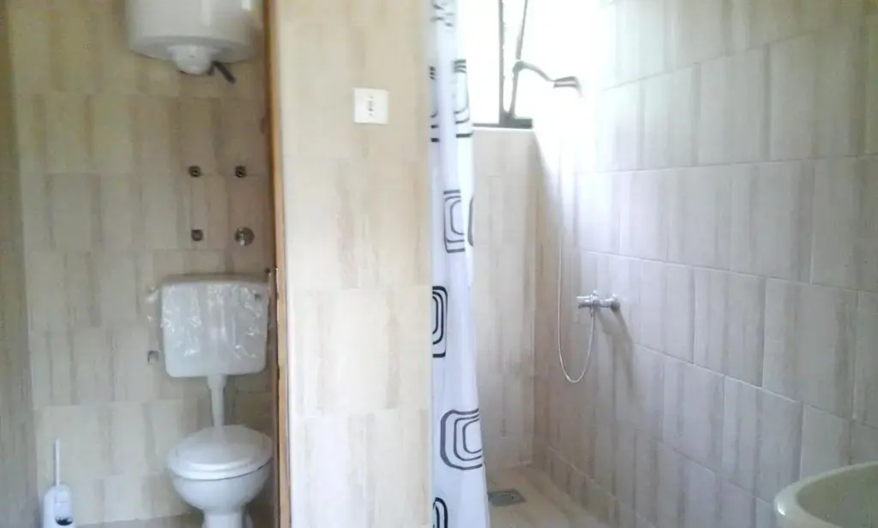 Bungalow With 2 Bedrooms in Kutina, With Enclosed Garden and Wifi