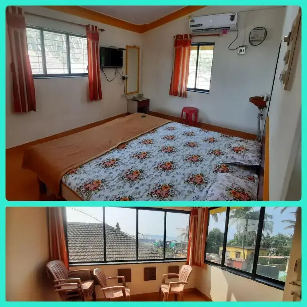 Nitish home stay ac room