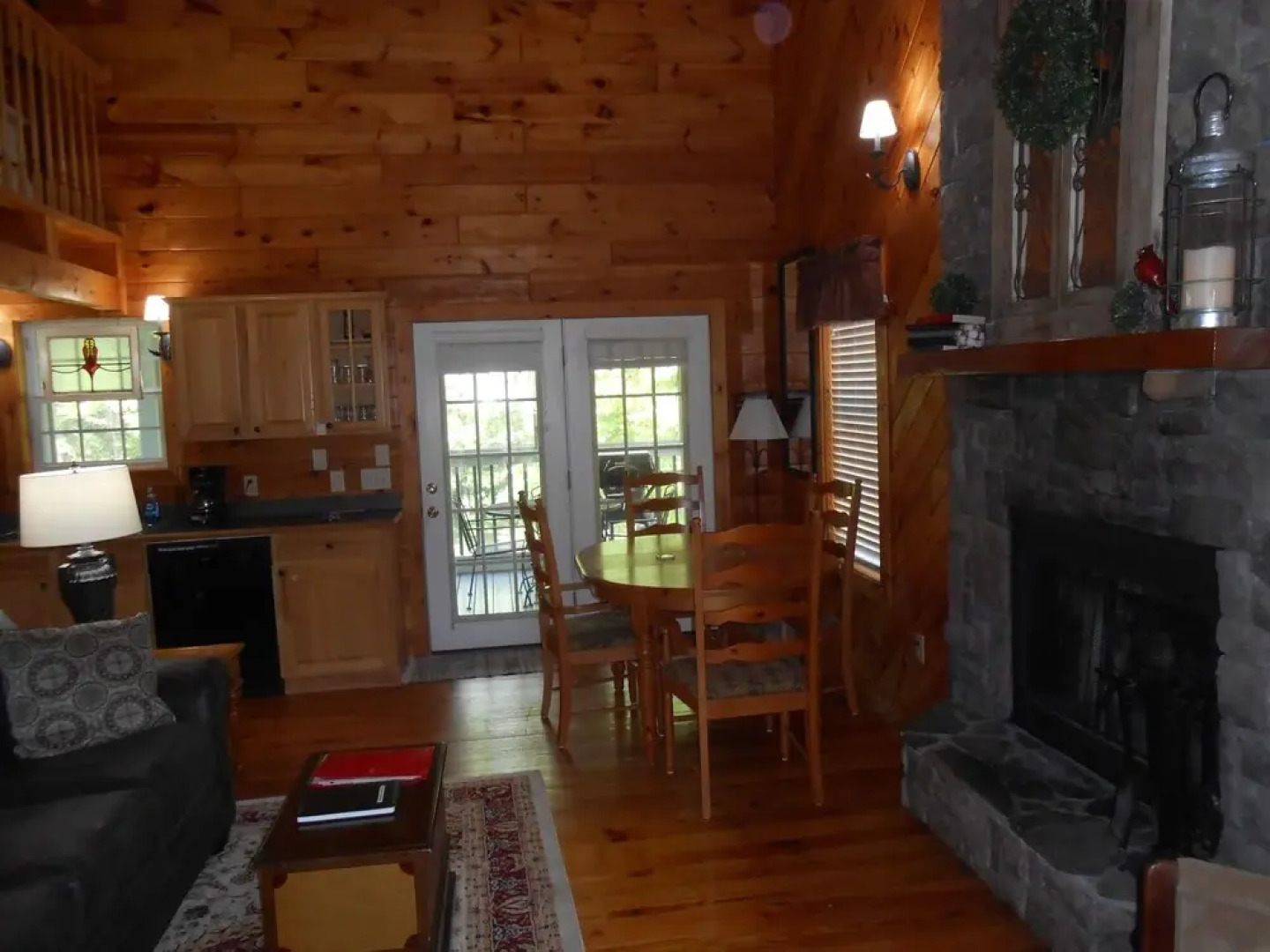 Cardinal Nest Cabin 80 2 Bedrooms 1.5 Bathroom Cabin