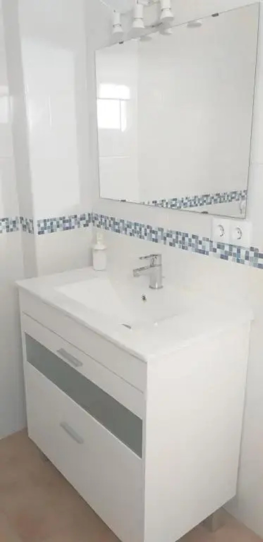 C&BLOLA - Habitacion independiente con baño privado y aire acondicionado - Minimo 3 dias