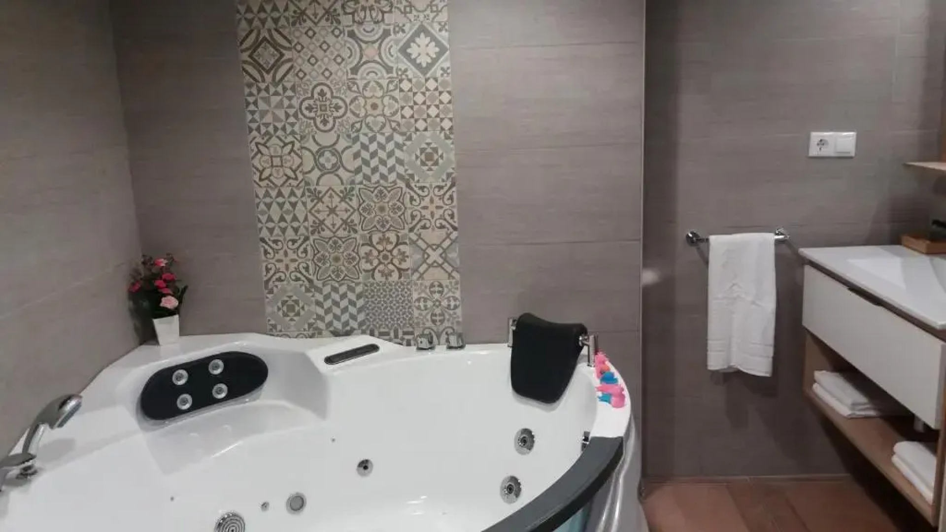 Lagar II con Jacuzzi