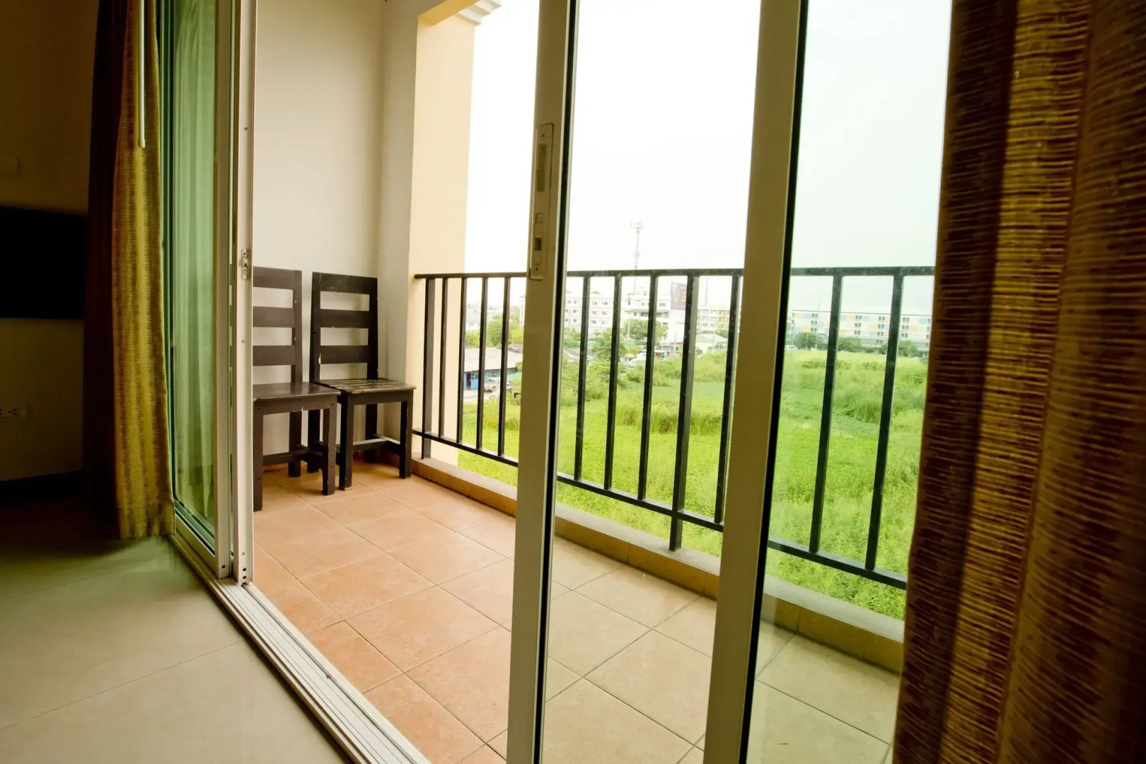 Sinsuvarn Airport Suite