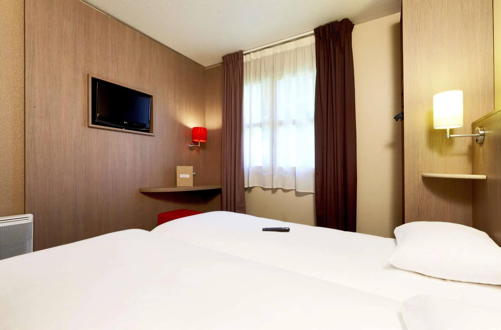 Brit Hotel Essentiel CHOLET