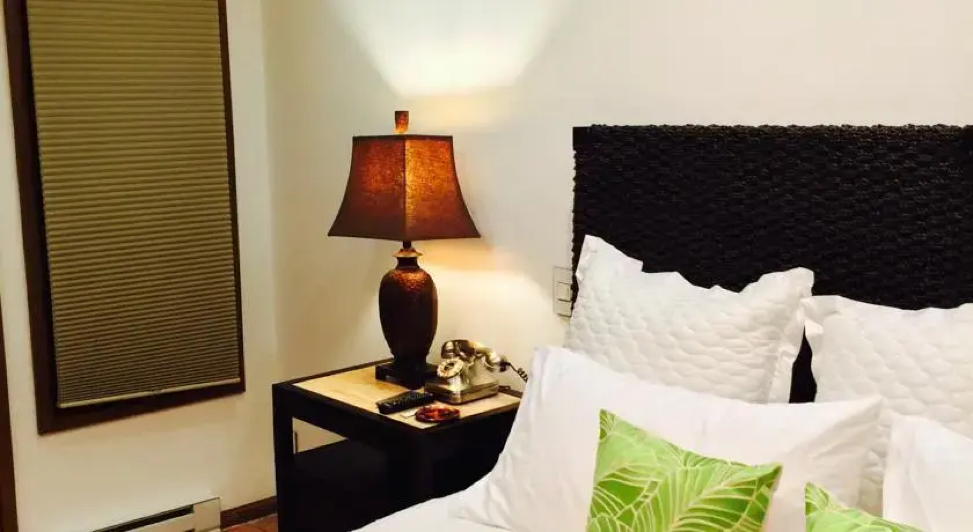 Catalina Holiday 18-65