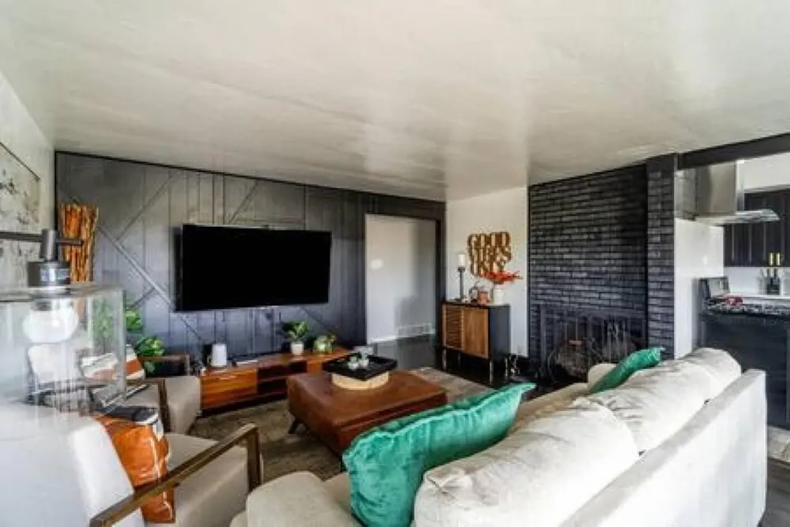 Retreat in Vibrant Westminster 4BR Hot Tub