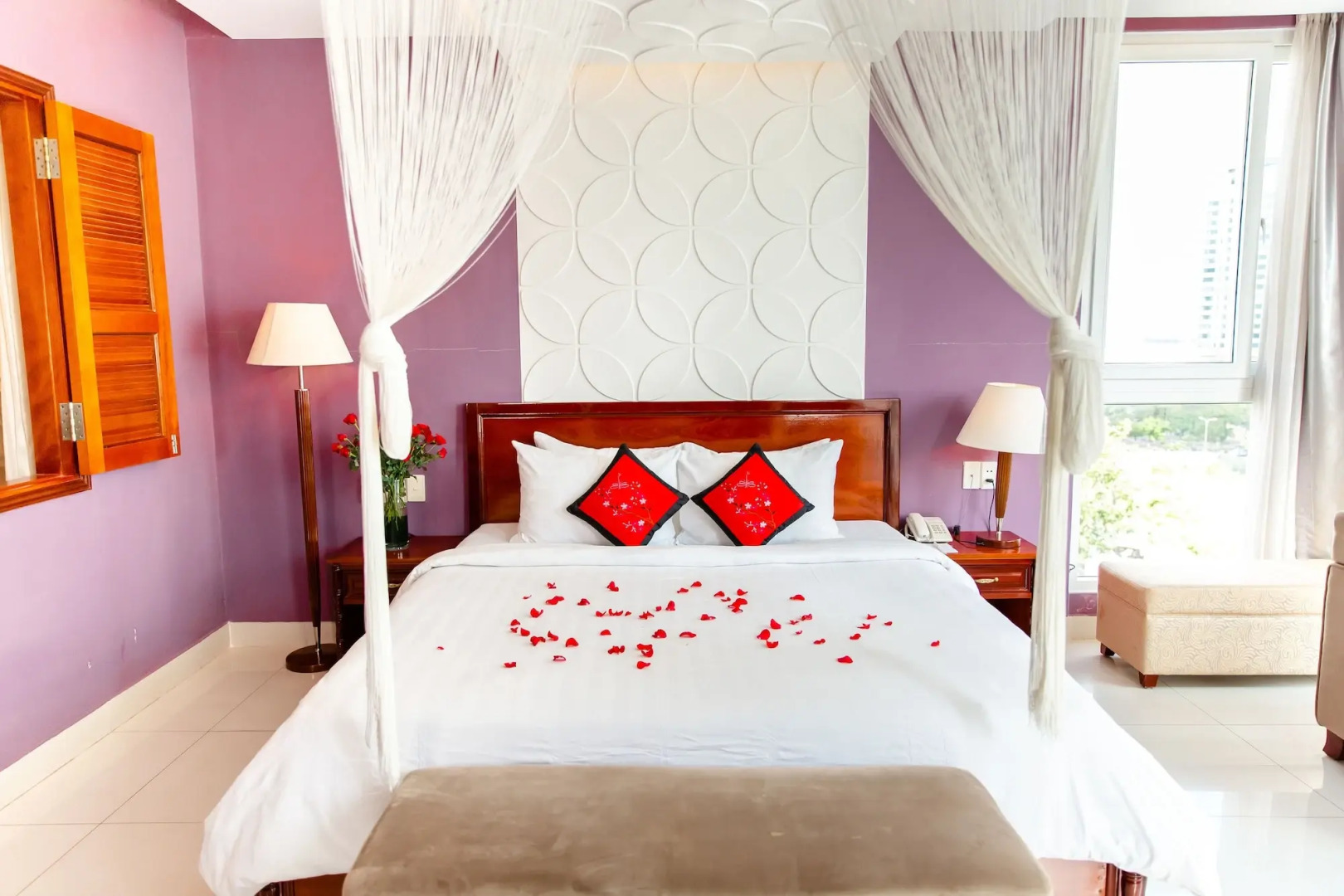 White Lotus Hotel Saigon