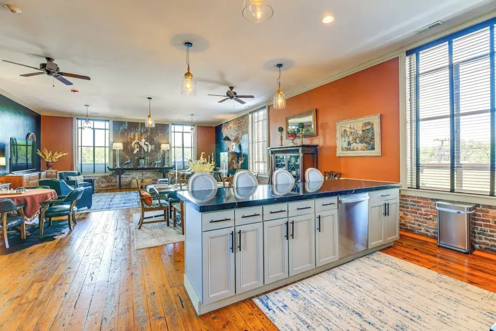 Walkable Wytheville Loft on Main Street!