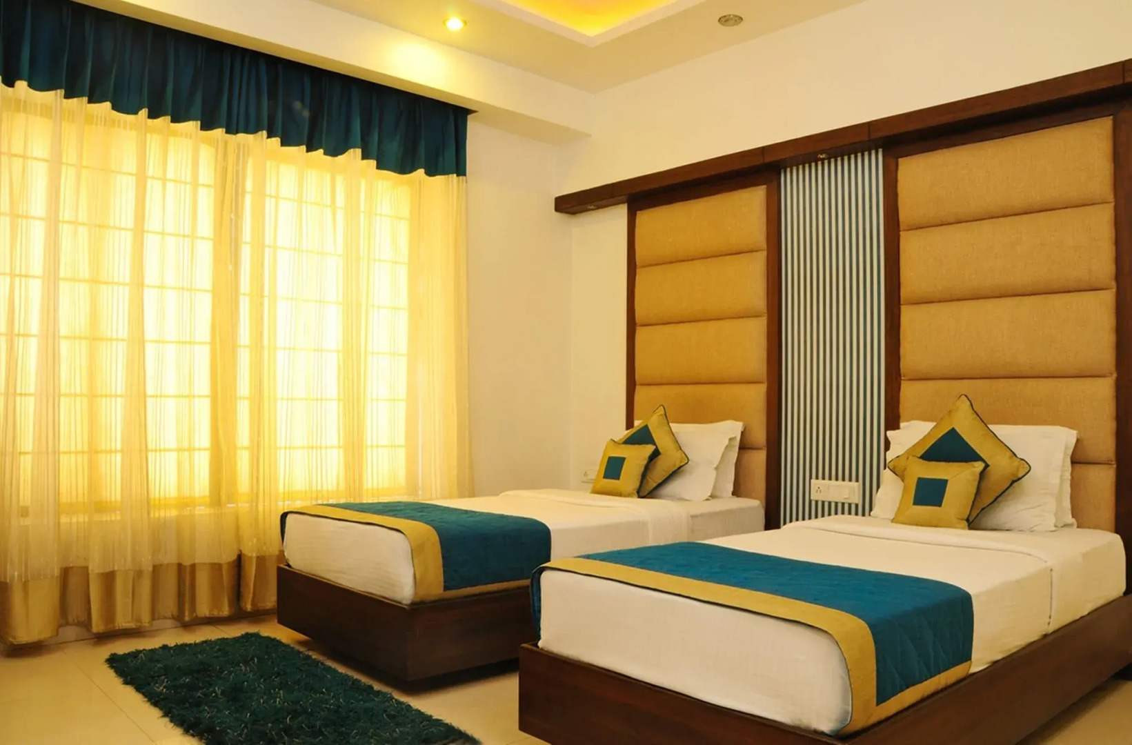 Hotel The Pearl - Newly Renovated in City Centre