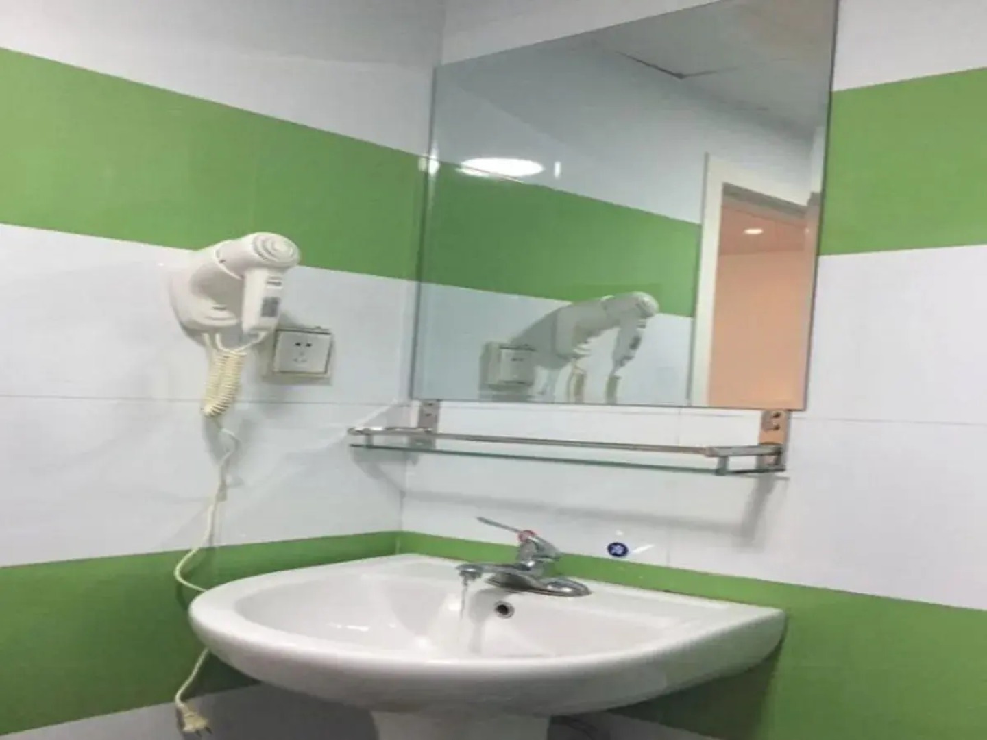 7Days Inn Yulin Yuanyang Lake