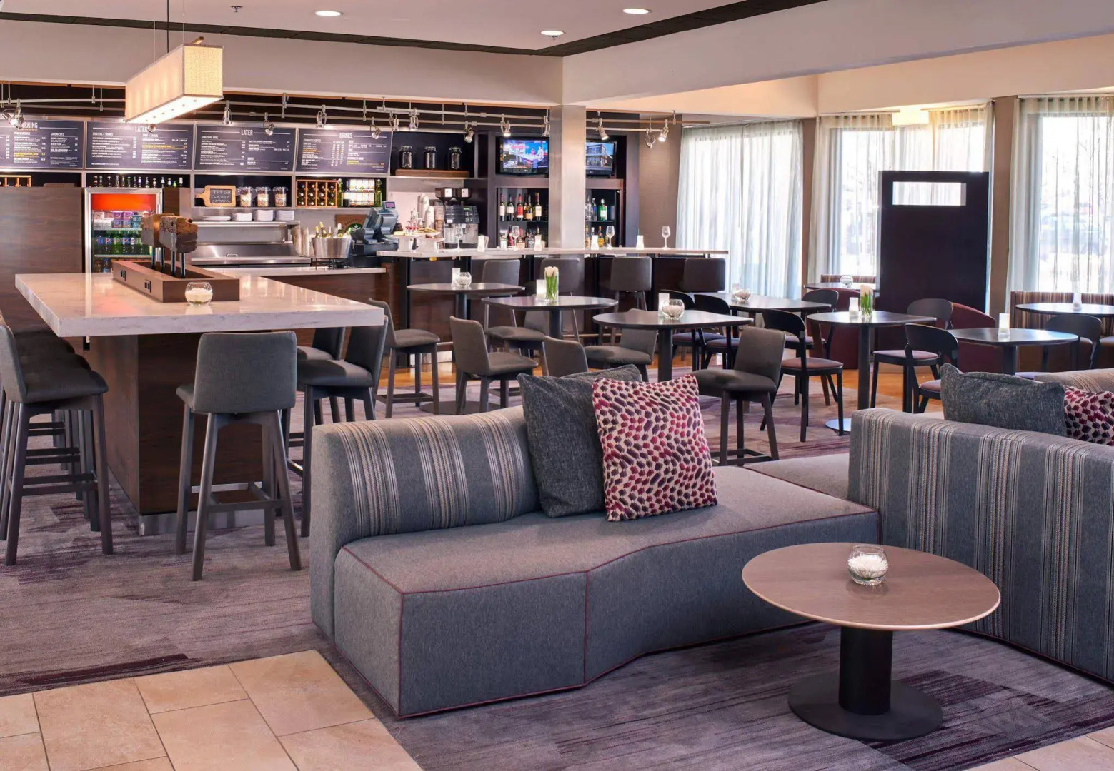 Courtyard by Marriott St. Louis Downtown West