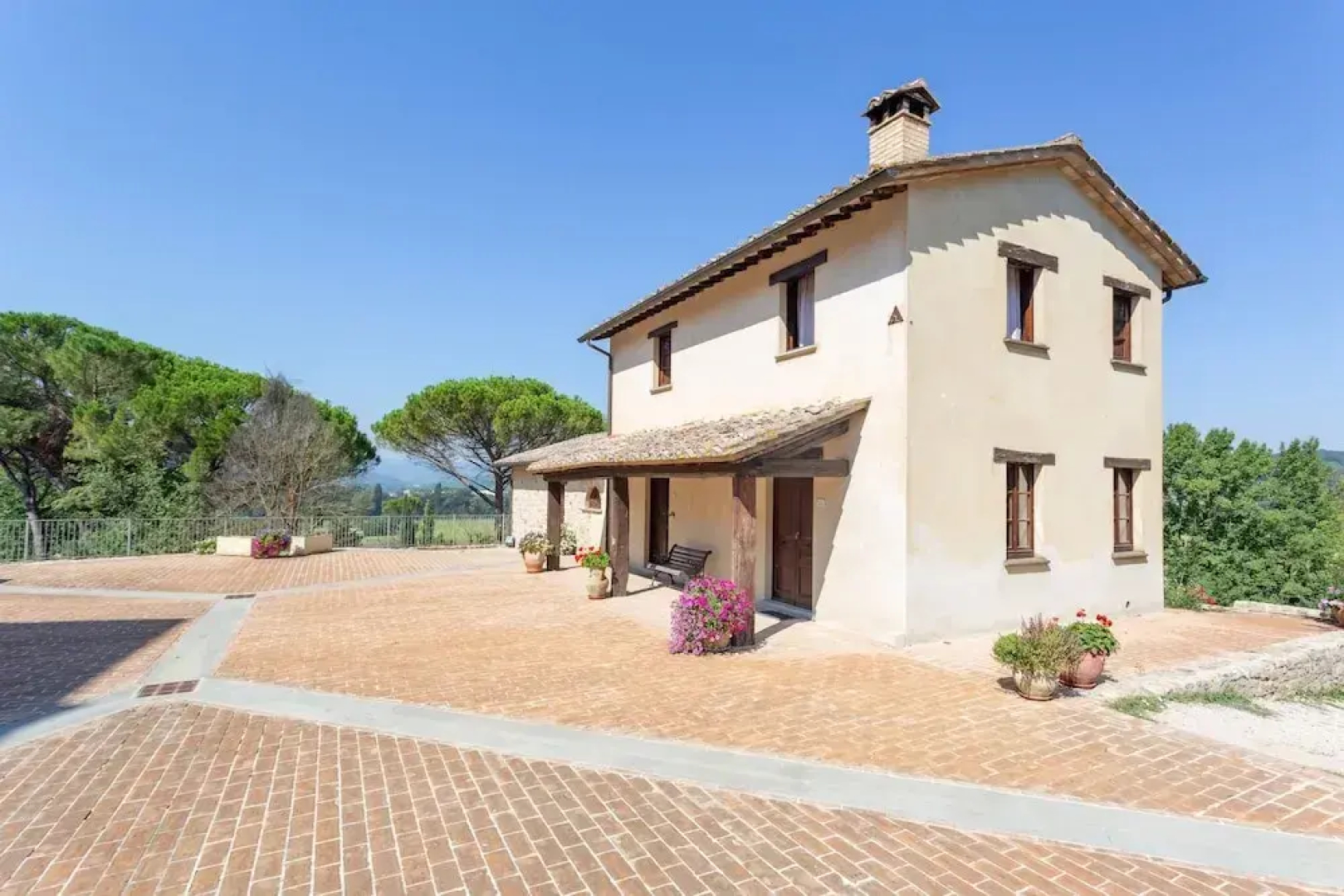 Pulciano Apartments