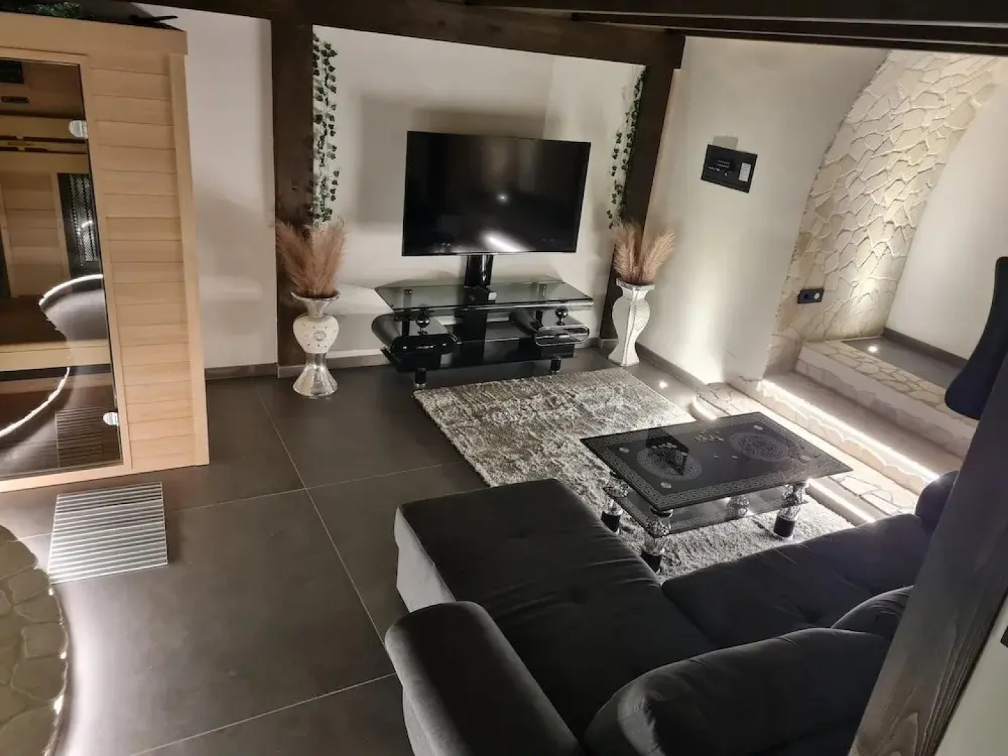 1-bed Cottage With Indoor hot tub and Sauna