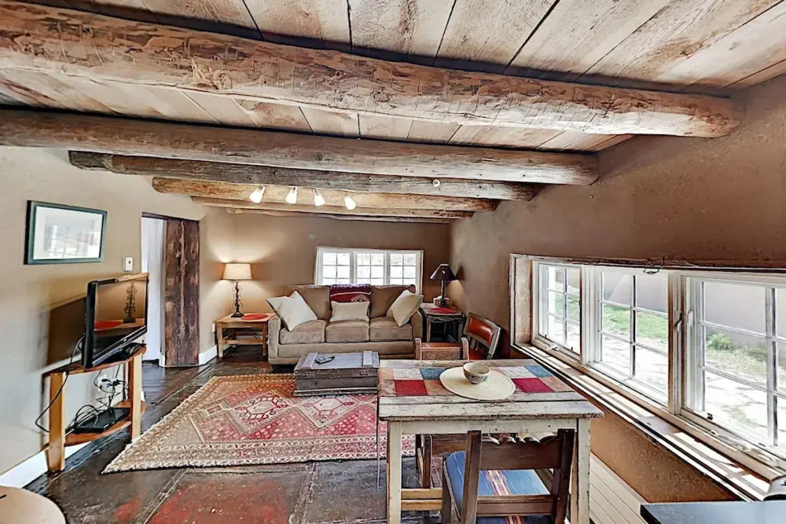 Luxe Casita W/ Kiva, Full Kitchen & Steam Shower 1 Bedroom Duplex