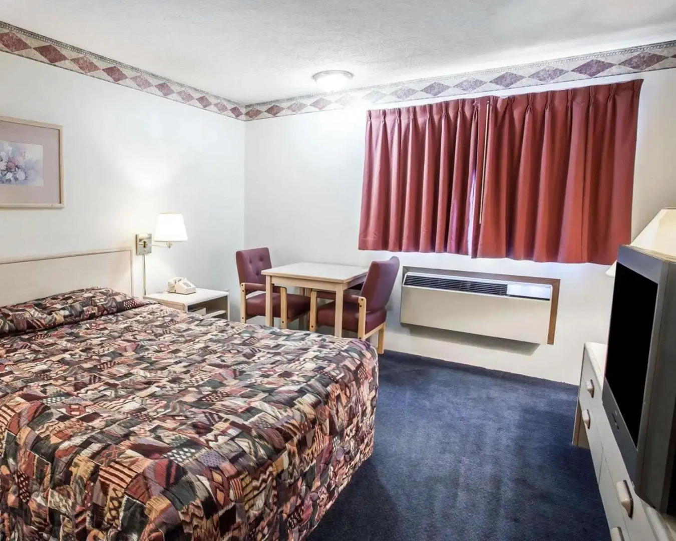 Rodeway Inn & Suites