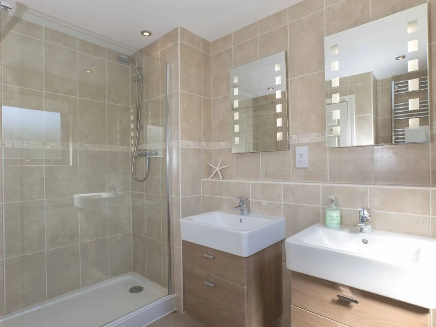 2 Tanworth House