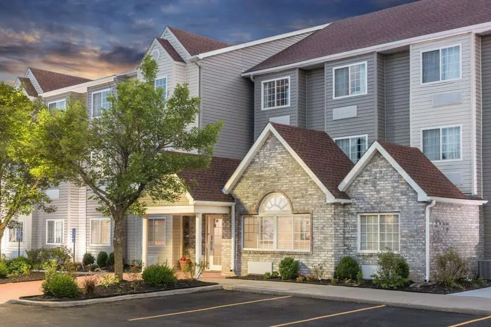 Super 8 Blue Springs