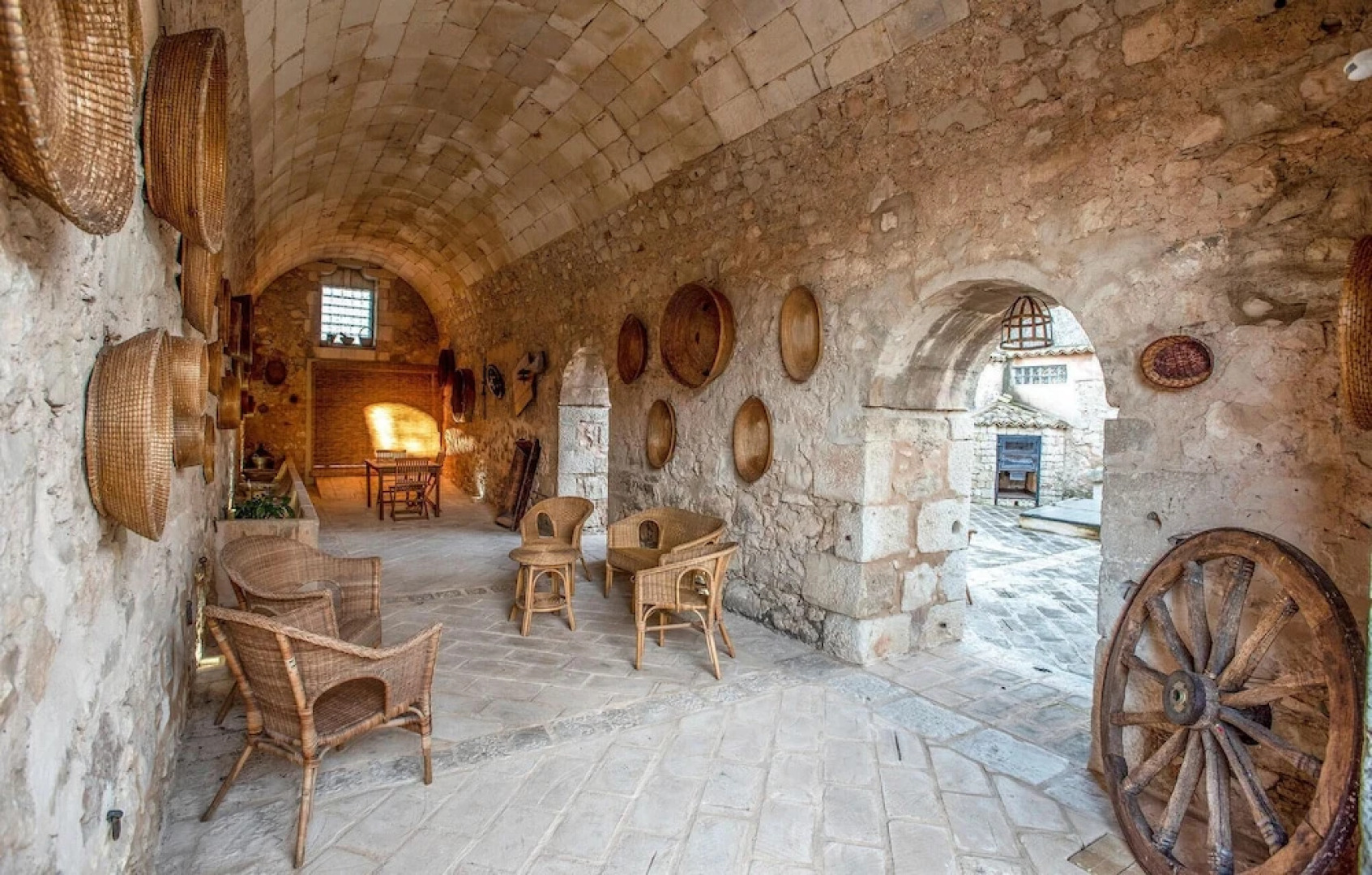 Amazing Home in Ragusa With Wifi, 4 Bedrooms and Outdoor Swimming Pool