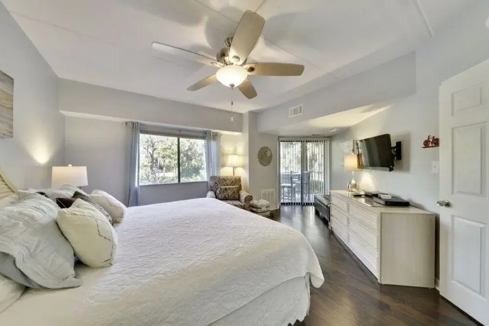 123 Forest Beach Villas 3 Br villa by RedAwning