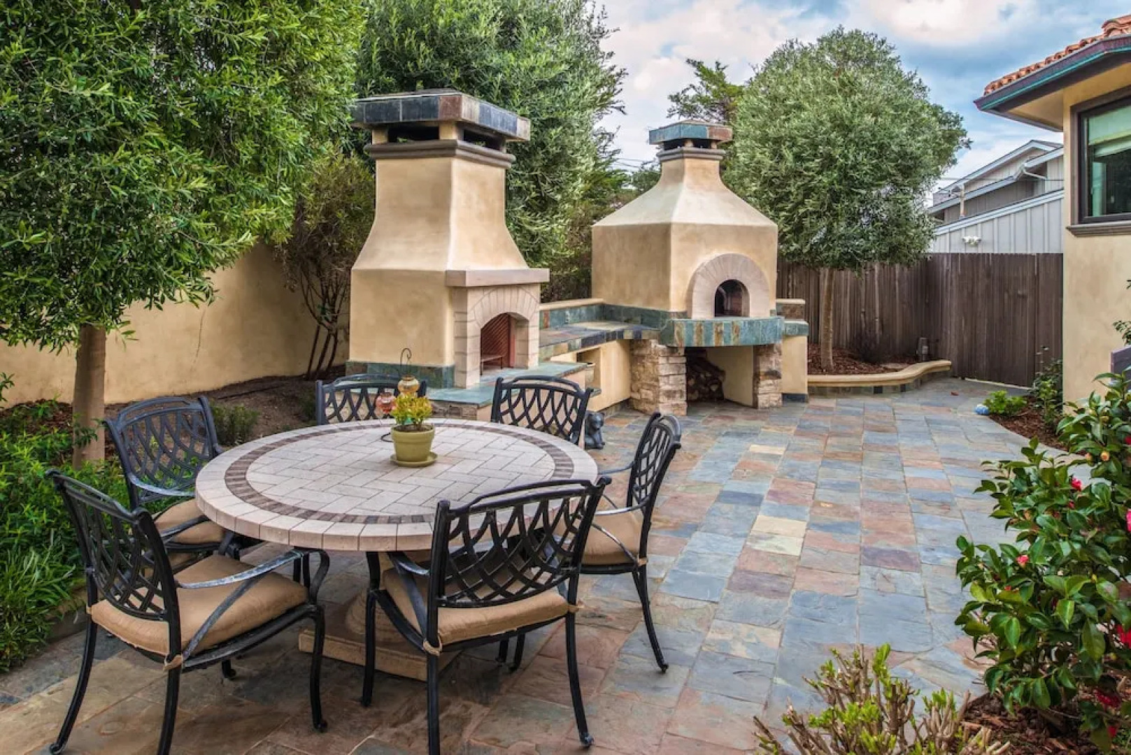 963 Coral Drive Home 3 Bedrooms 2.5 Bathrooms Home