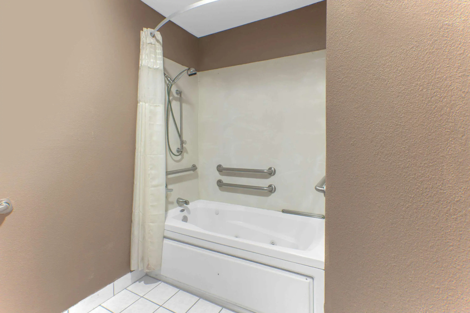 Knights Inn Forest Hill