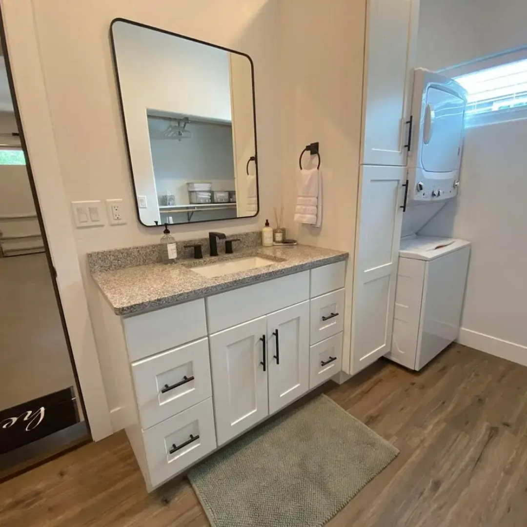 Creek 15 min to Purgatory Garage Parking