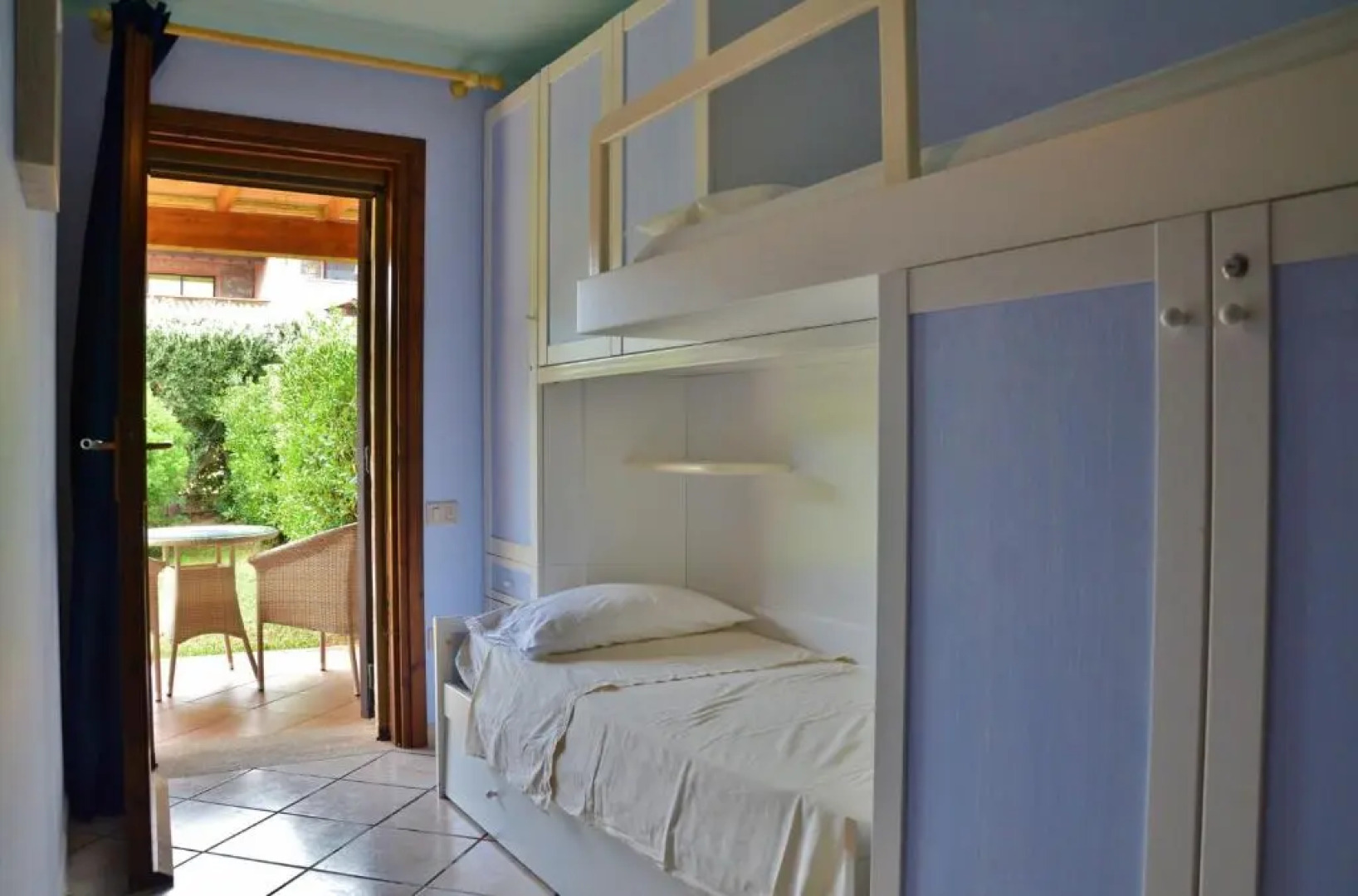 Villino immerso nel verde 100 m dal mare