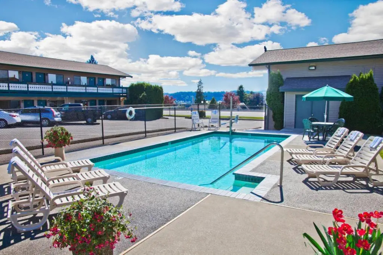 Poulsbo Inn & Suites