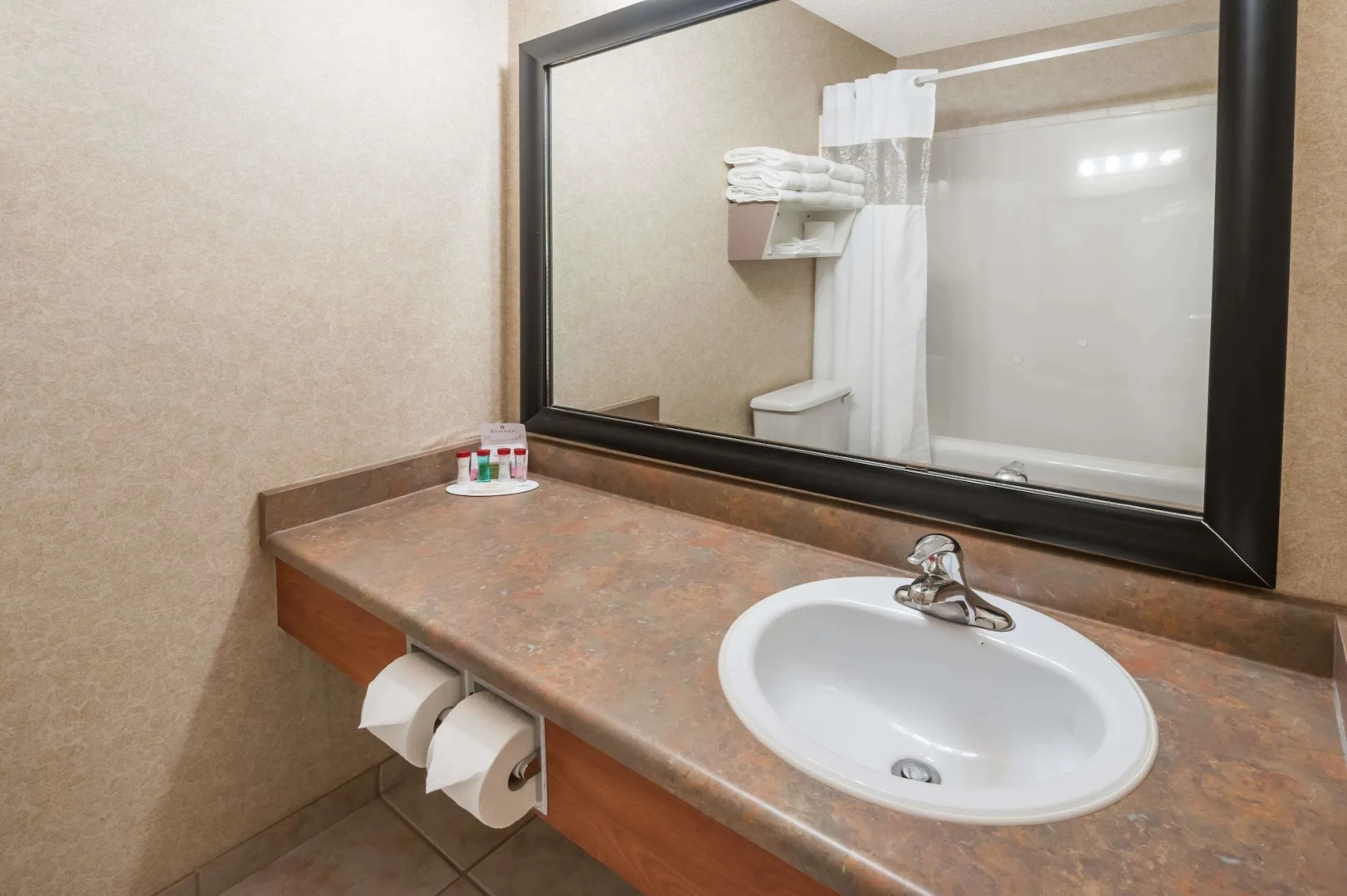 Stony Plain Inn and Suites