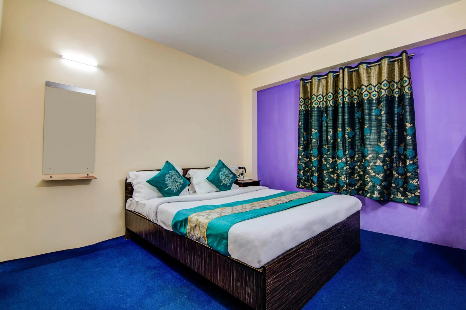 OYO Flagship 13580 The Queenz