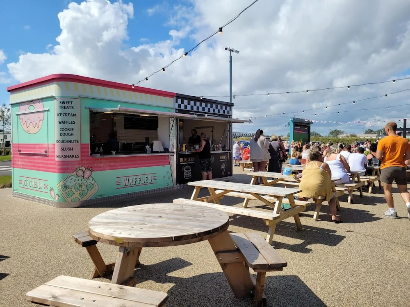 St Osyth- Sleeps8-freeparking-wifi-holidaypark