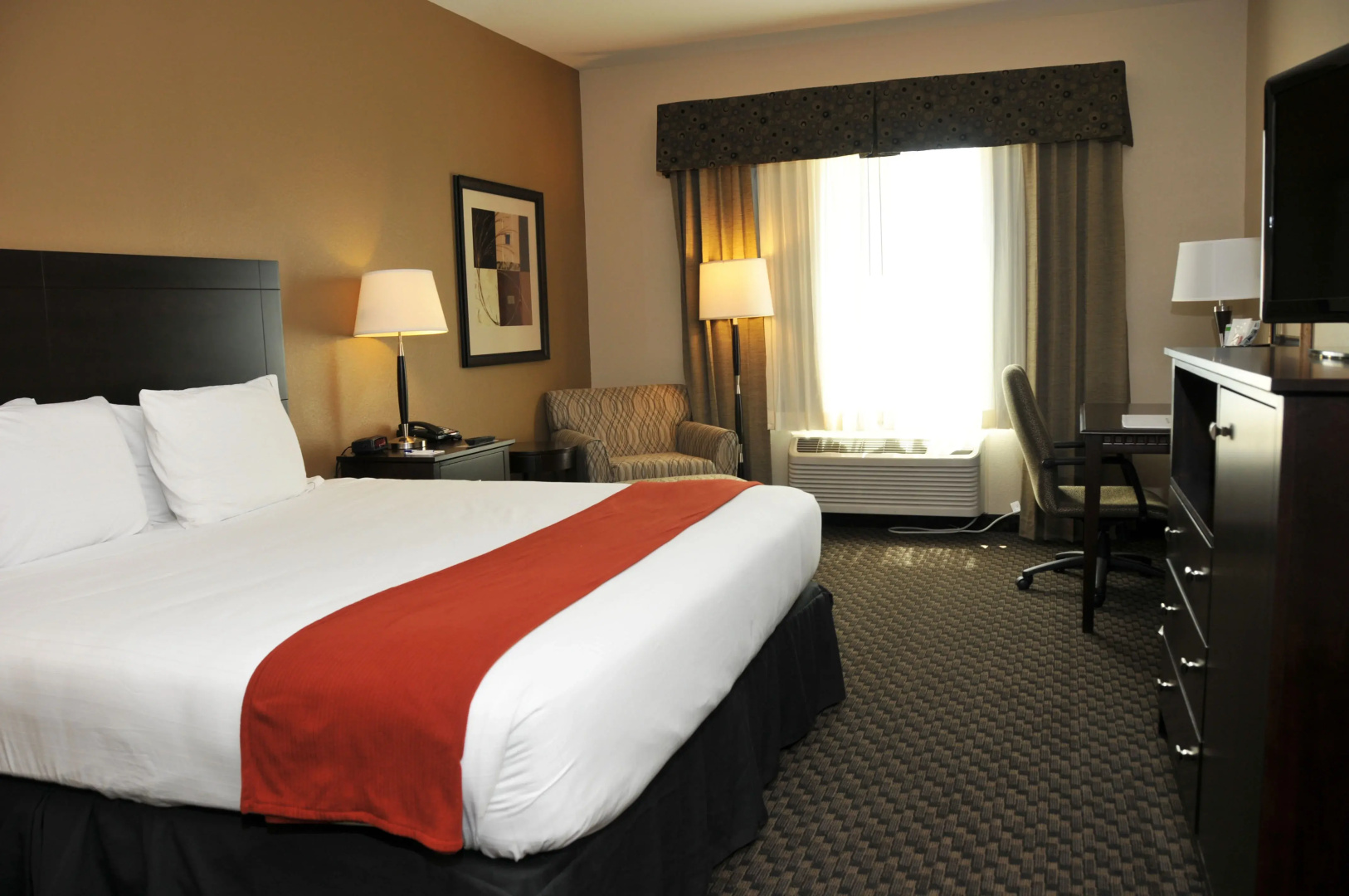 HOLIDAY INN EXP STES CLINTON by IHG