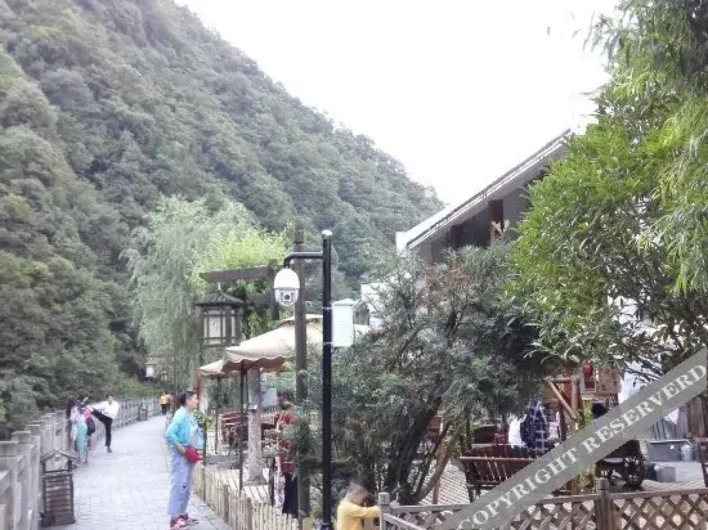 Yinju Xiangxi Inn