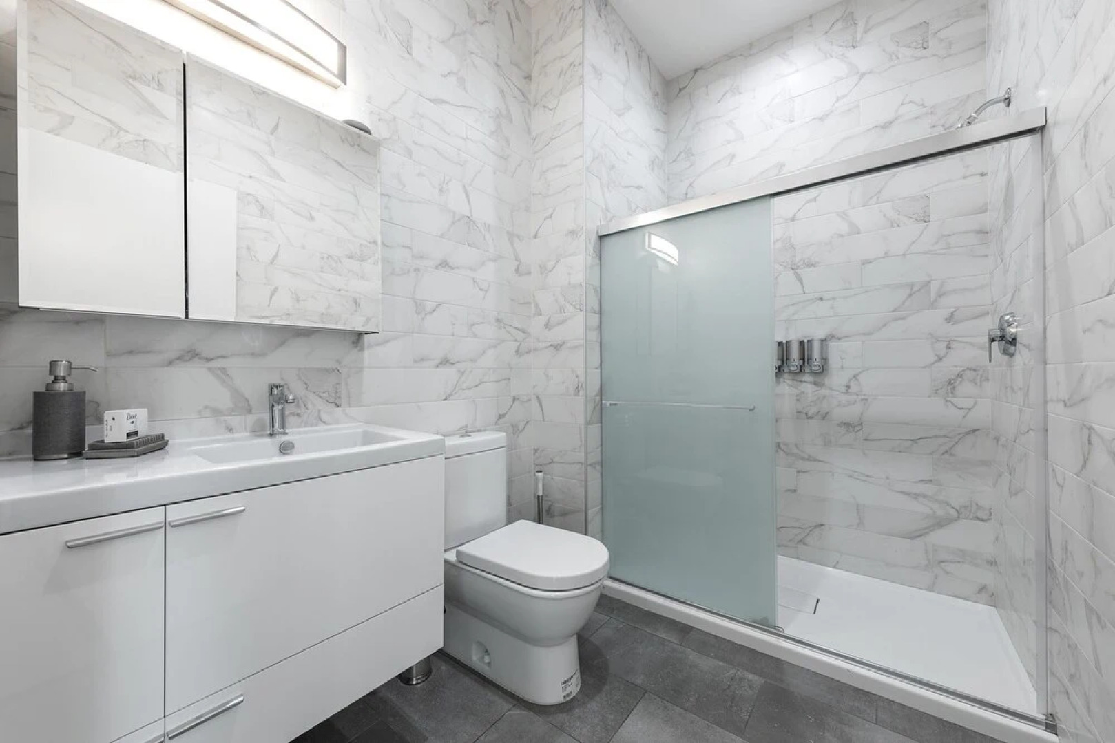 Large Stylish 3BR Loft on Cobblestone Ln Near NYC