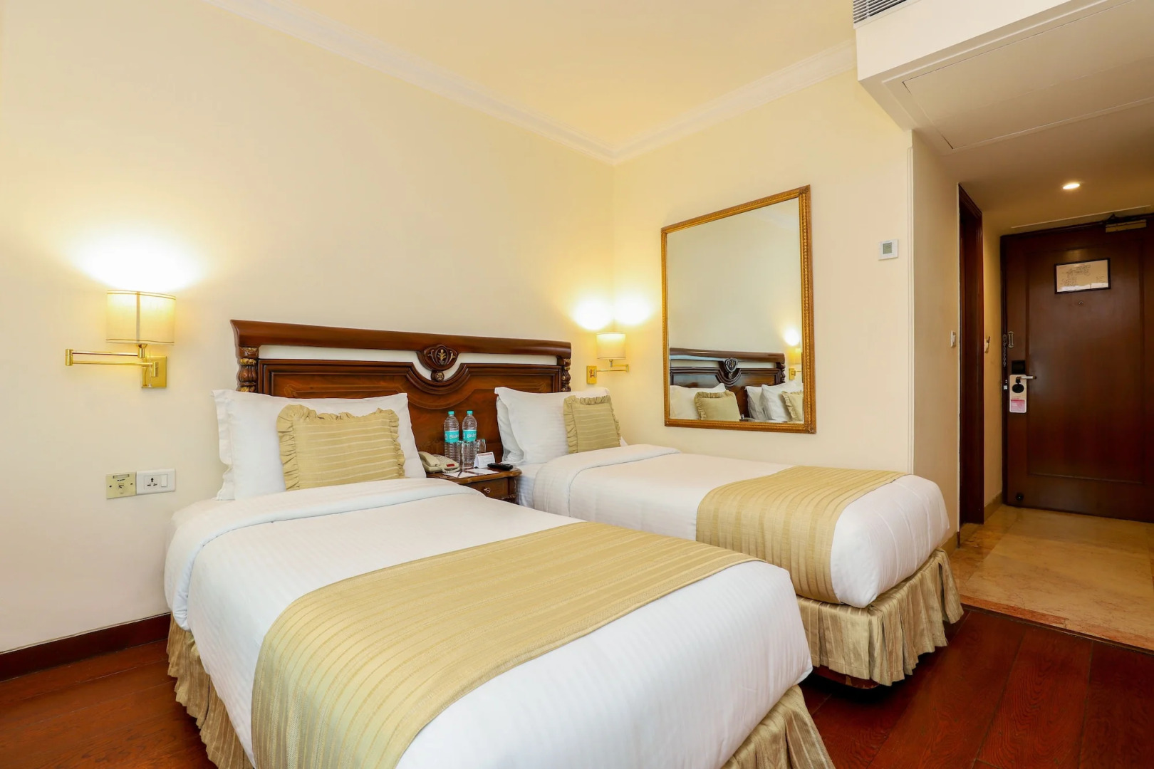 Hotel The Royal Plaza