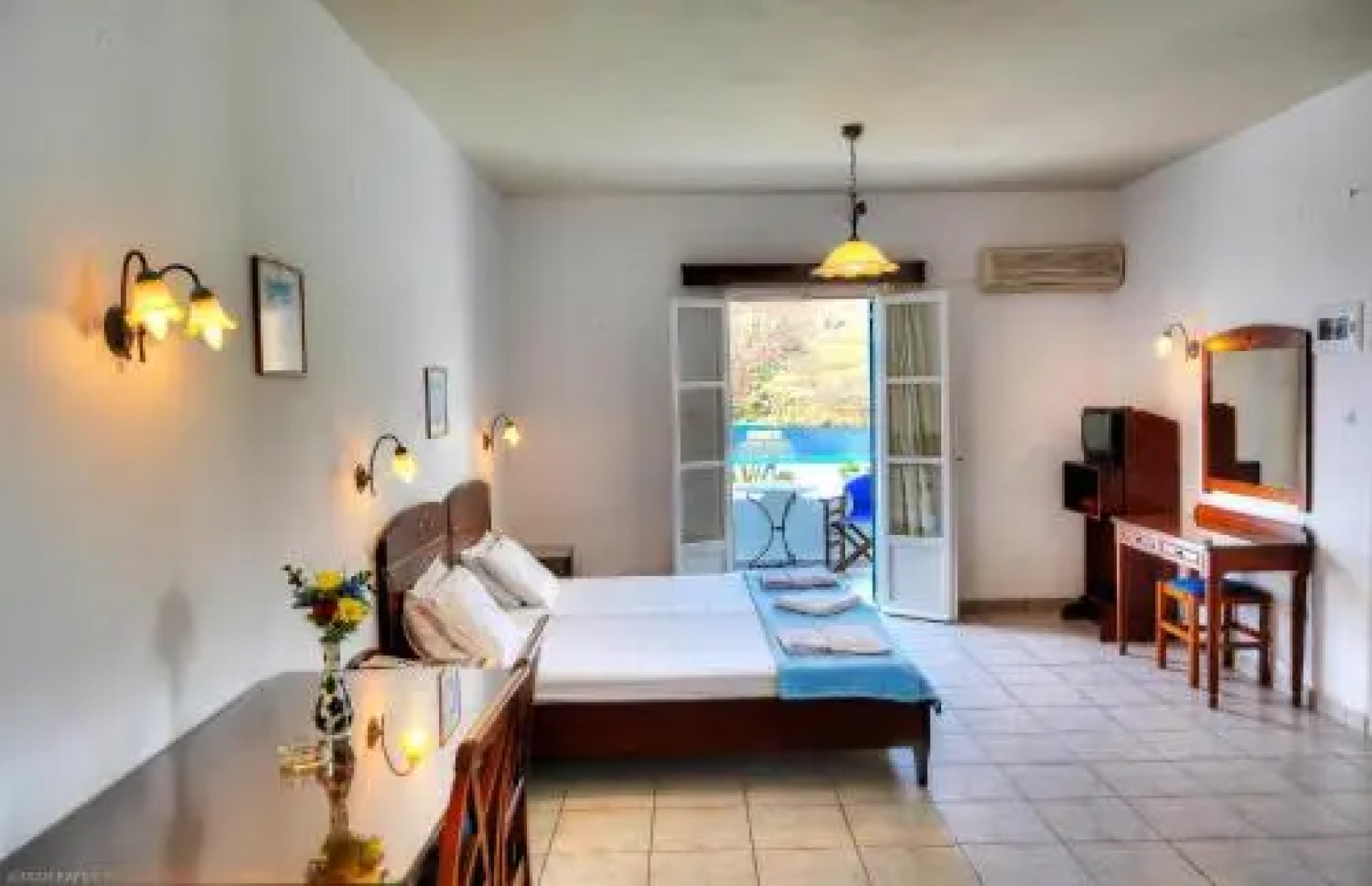 Gryspo's Hotel Studios & Apartments