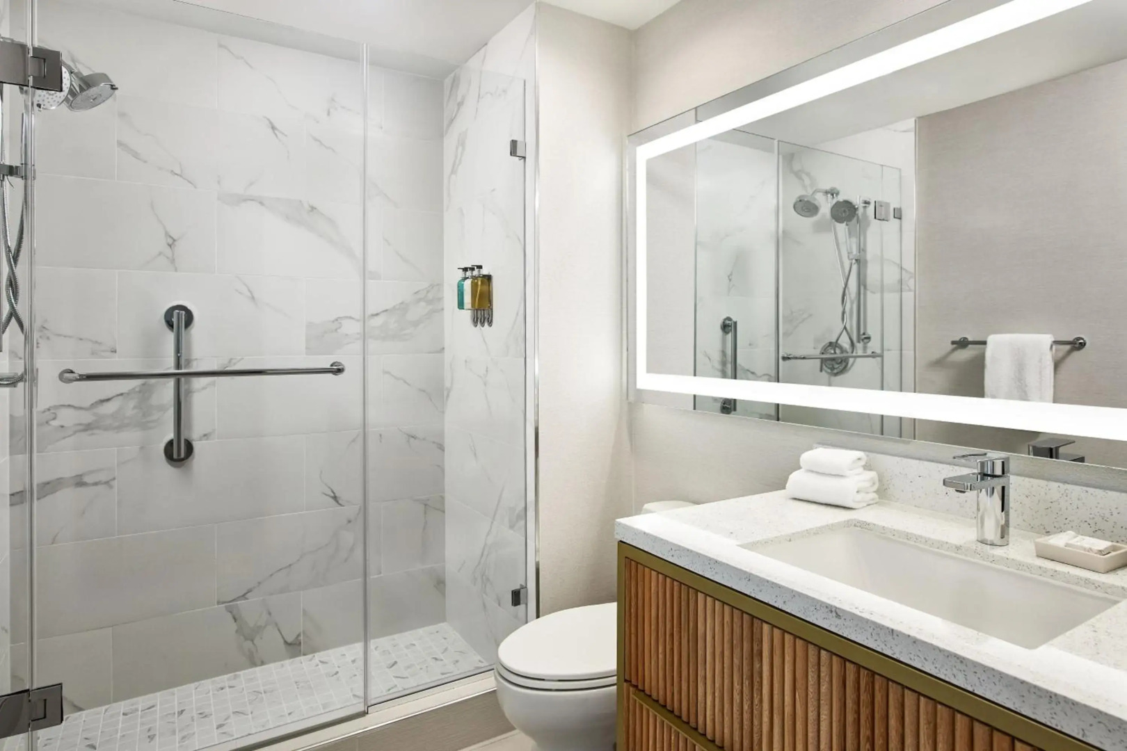 Faro Blanco Resort & Yacht Club Marathon, Curio by Hilton