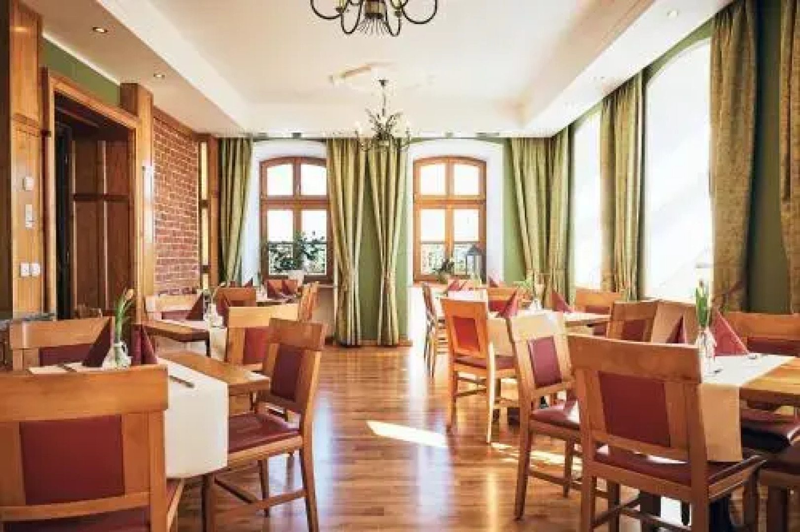 Hotel & Restaurant Waldschloss