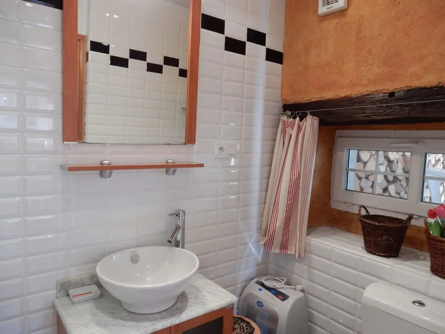 Cozy Home in Haut-du-them-château-lambert With Garden