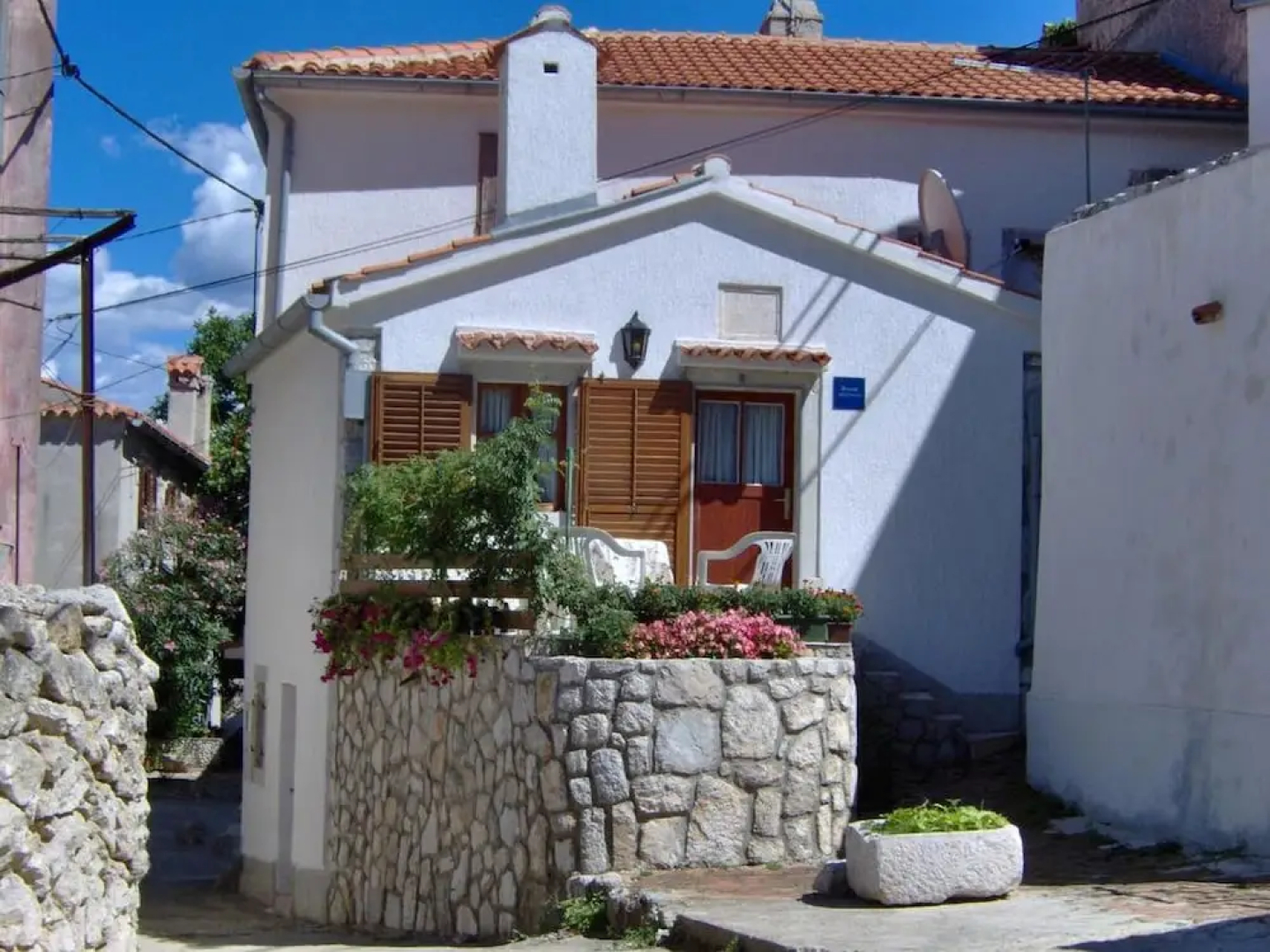 Zora Holiday Home