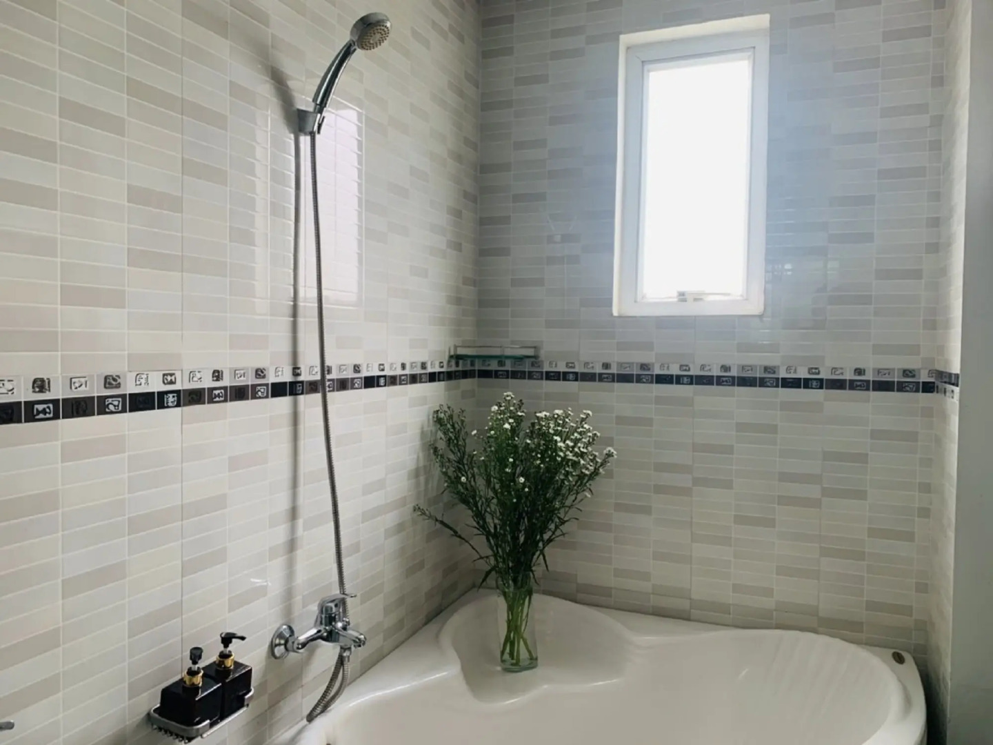 White Lotus Hotel Saigon