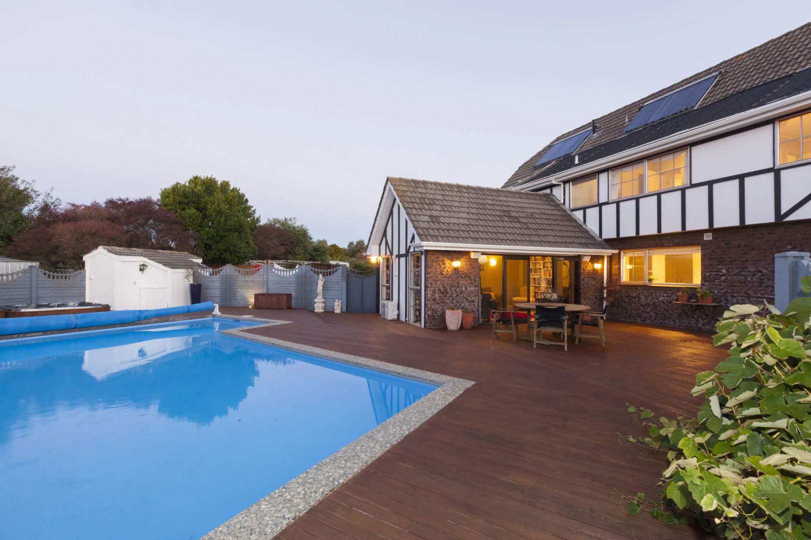 Tudor Manor Bed & Breakfast