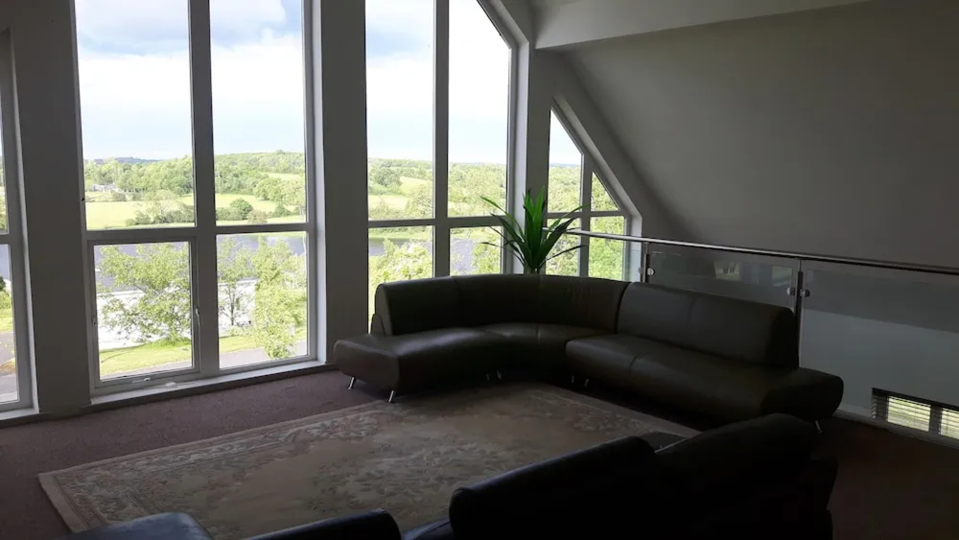 Beautiful 50 Riverun