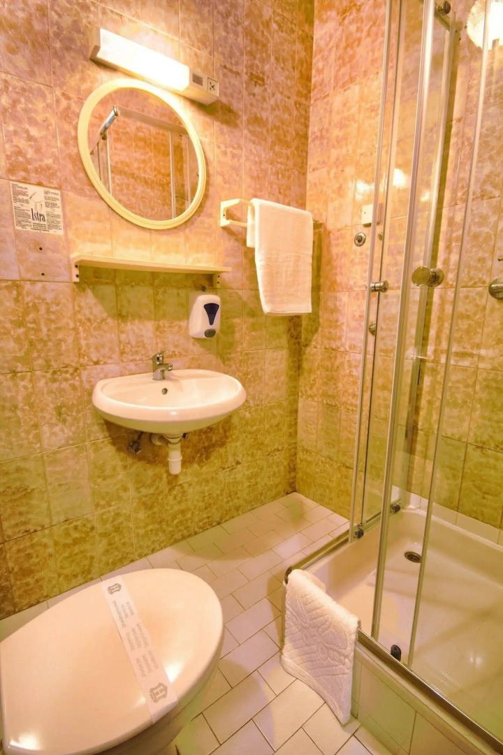 City point rooms & more