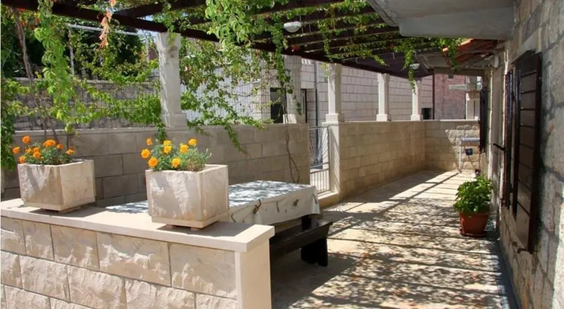 Apartment Put Rota 48