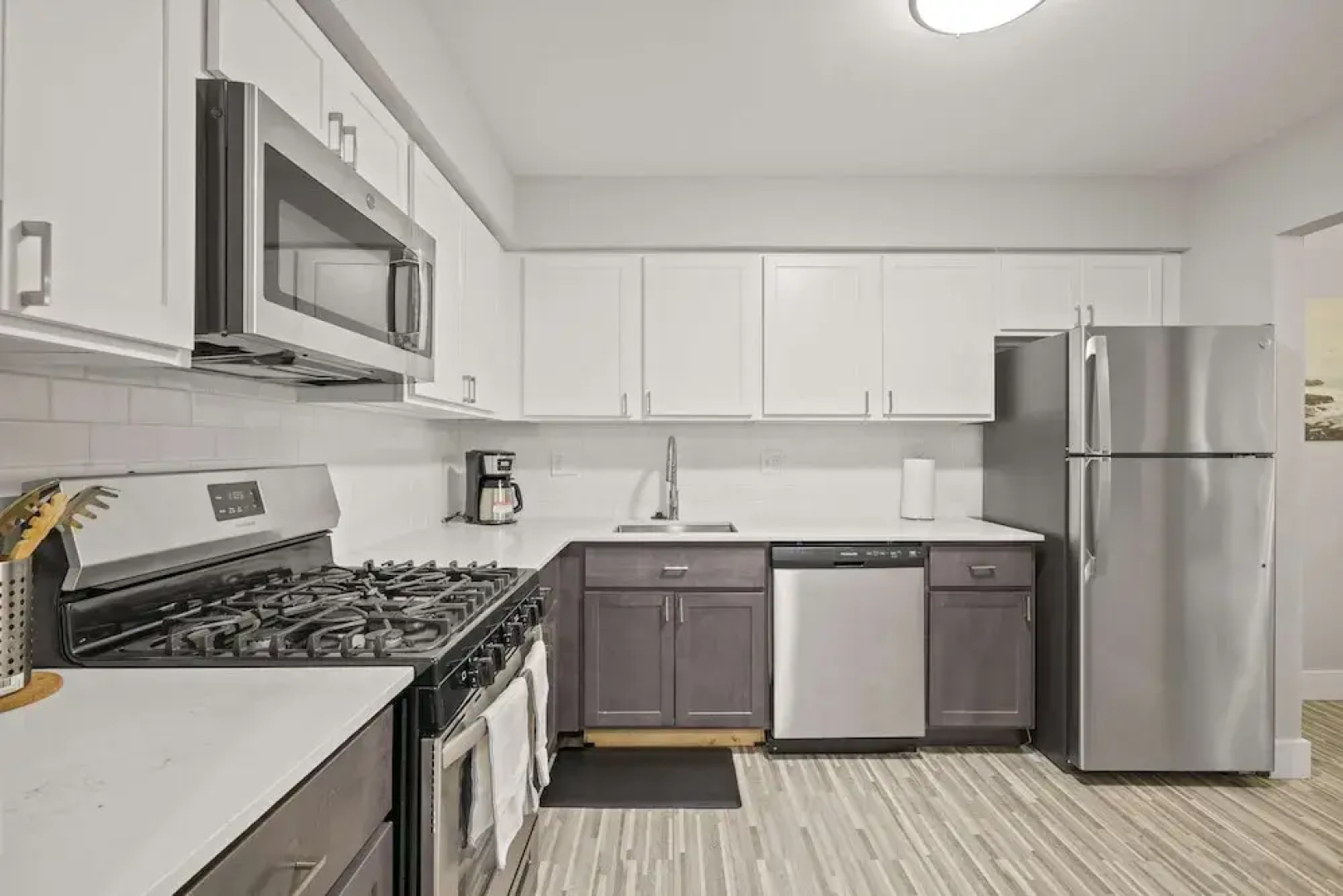 Relaxing 2BR 2BA Unit in the City